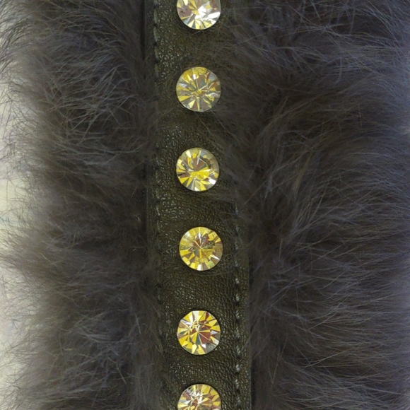 Vintage grey rabbit fur and leather bracelet - Picture 4 of 5